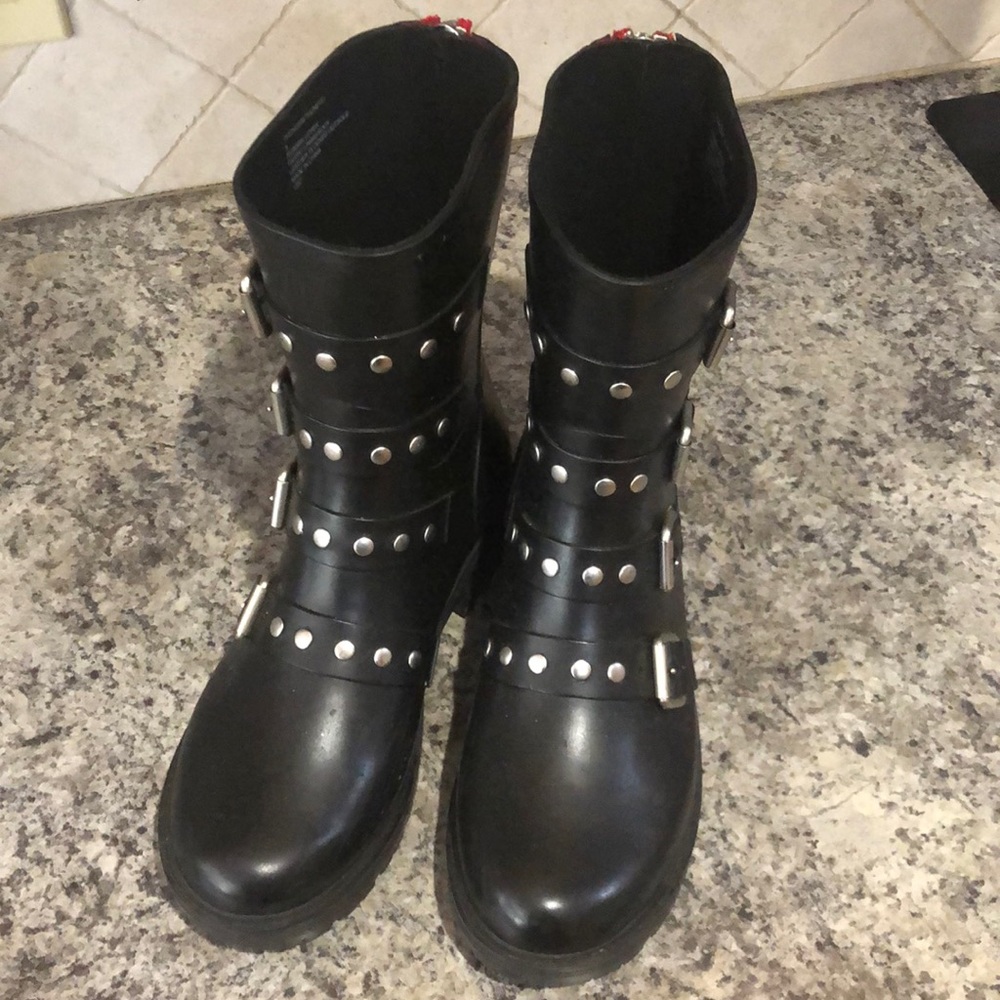 Steve Madden Rubber Boats - Picture 1 of 7